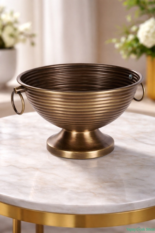 Metal Çizgili Küpeli Vazo 17 cm Bronz - 1
