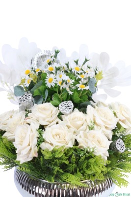 Metal Saksıda Kaliteli Gül ve Papatya Tanzimi 46cm Beyaz-Yeşil - 3