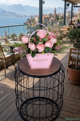 Yapay Çiçekli Romantic Çantalı Aranjman Model 9 - 5