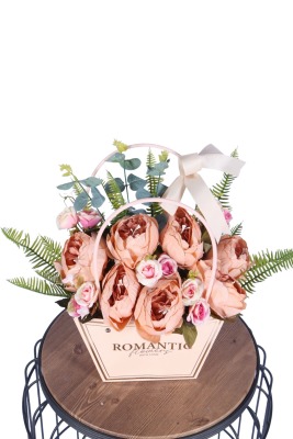 Yapay Çiçekli Romantic Çantalı Aranjman Model 34 - 2