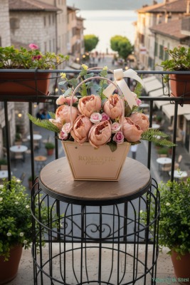 Yapay Çiçekli Romantic Çantalı Aranjman Model 34 - 3